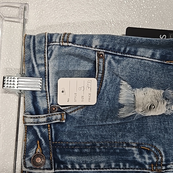 Denim crop shorts, Small. A7 - Picture 6 of 13